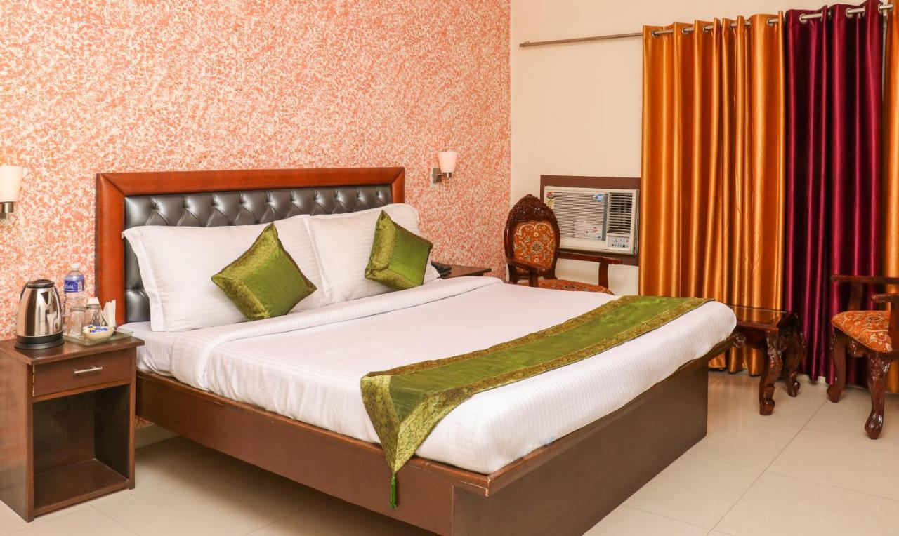 The Baghban Hotel & Resort, Baddi Buitenkant foto