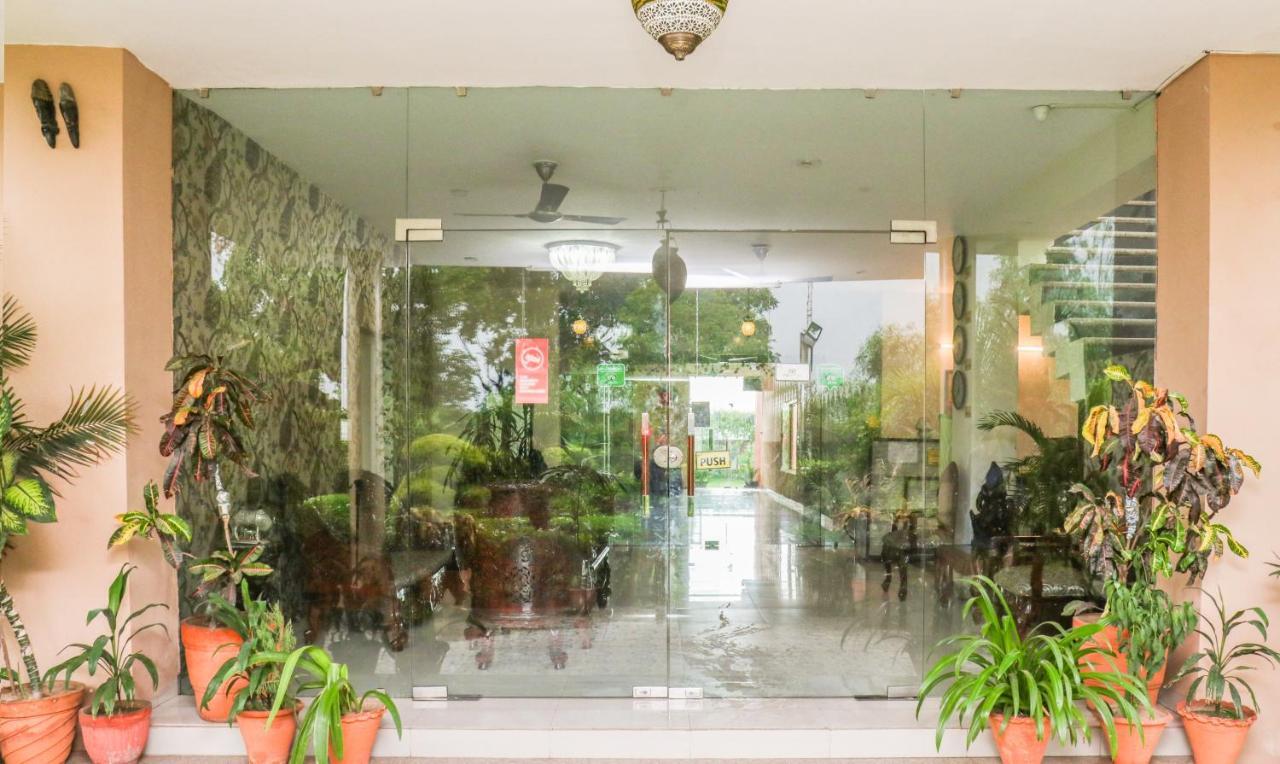 The Baghban Hotel & Resort, Baddi Buitenkant foto