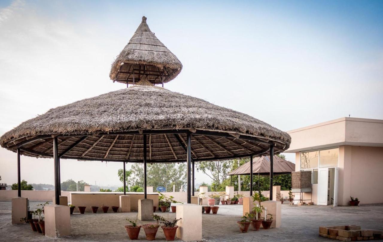 The Baghban Hotel & Resort, Baddi Buitenkant foto