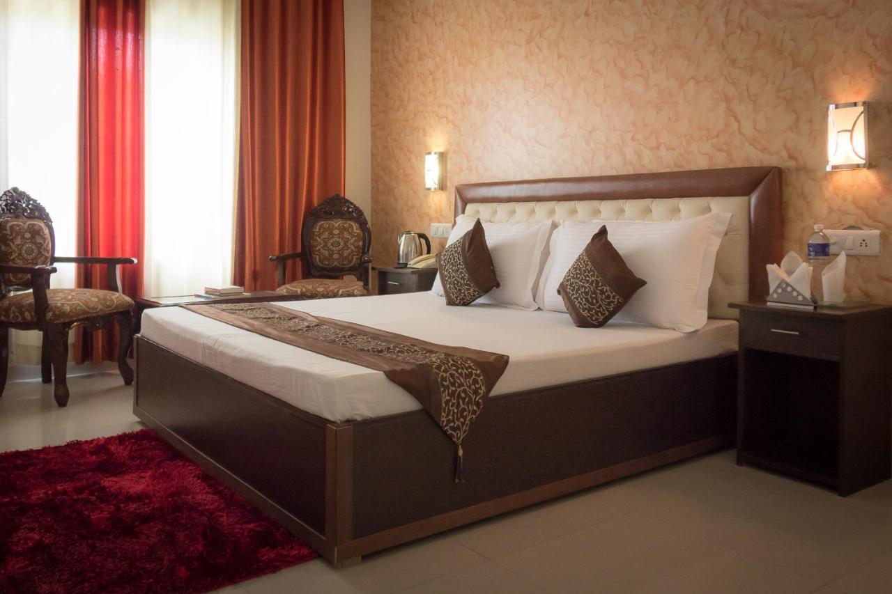 The Baghban Hotel & Resort, Baddi Buitenkant foto