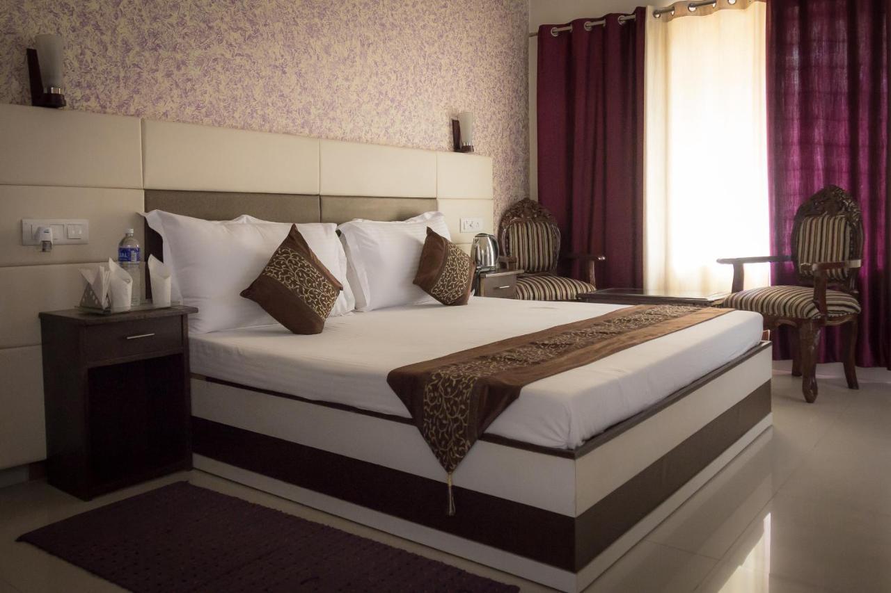 The Baghban Hotel & Resort, Baddi Buitenkant foto