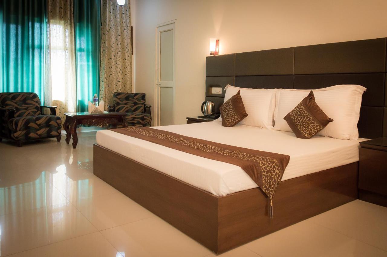 The Baghban Hotel & Resort, Baddi Buitenkant foto
